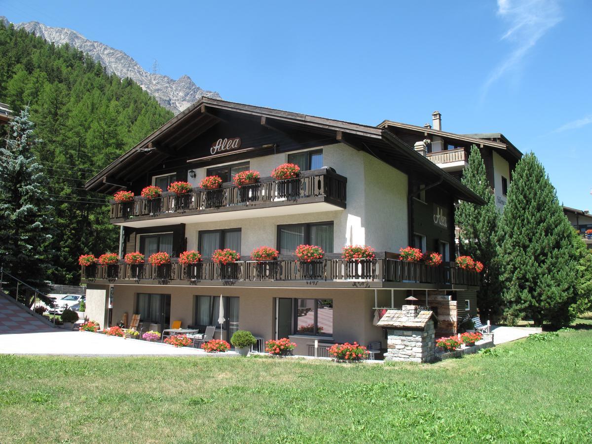 Ferienhaus Alea Саас-Грунд Екстериор снимка